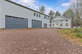274 Old Stage Rd, Essex Junction, VT 05452