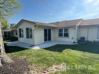 42 Catalpa Plaza, Monroe Township, NJ 08831