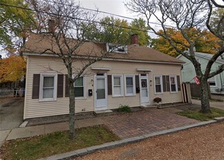 7 Maple St, Cranston, RI 02910