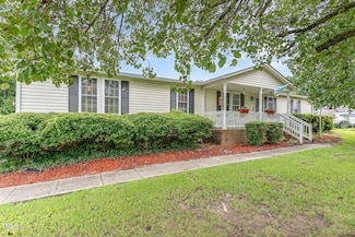 3825 Wyndfair Dr, Fuquay-Varina, NC 27526