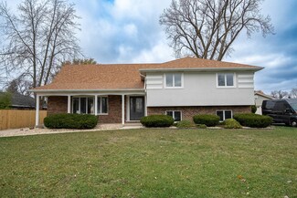 7918 W 100th St, Palos Hills, IL 60465