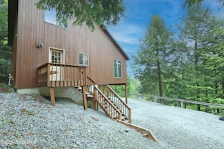 441 E Kelm Pond Rd, Warrensburg, NY 12885