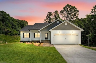 849 Greystone Rd, Asheboro, NC 27203