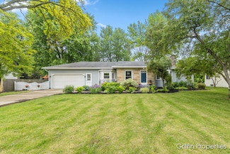 3020 Cascade Rd SE, Grand Rapids, MI 49506