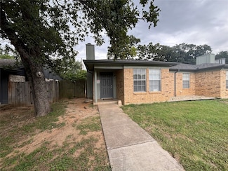 739 Woodland Ct, Kennedale, TX 76060