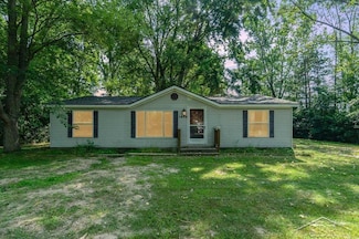 1404 N Texas Ln, Midland, MI 48642