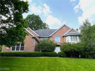 834 Eaton Park Ln, Akron, OH 44303