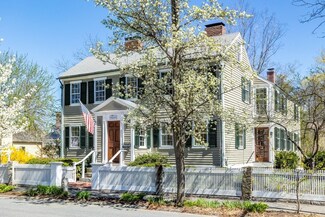 77 Walden St, Concord, MA 01742