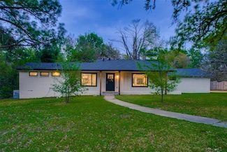 957 Meadow Oaks Dr, Arlington, TX 76010