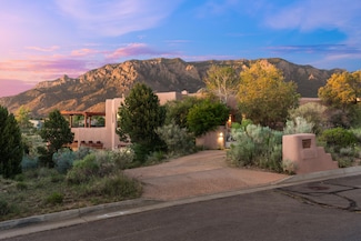 6120 Paper Flower Place NE, Albuquerque, NM 87111