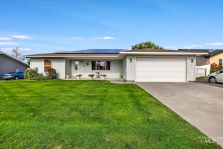 916 17th Ave E, Jerome, ID 83338