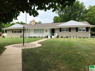 716 Winthrop Cir, Storm Lake, IA 50588