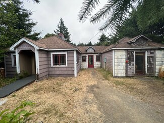 2524 Port Orford Loop Rd, Port Orford, OR 97465