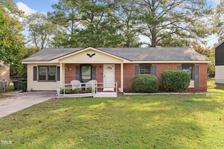 7337 Hyannis Dr, Fayetteville, NC 28304