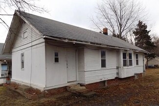 1215 N Spring St, Independence, MO 64050