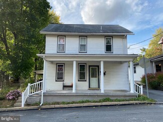 222 N Market Ave, Mount Joy, PA 17552