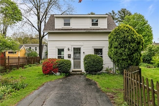 123 Meadow Ave, Wakefield, RI 02879