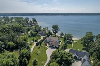 3765 Bay Shore Dr, Sturgeon Bay, WI 54235