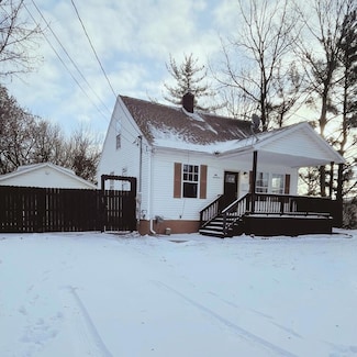 1113 Christopher St, Flint, MI 48503