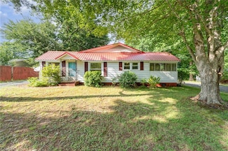 285 Crestview Church Rd, Asheboro, NC 27205