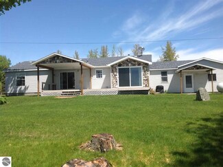 17415 W Walker Dr, Curtis, MI 49820