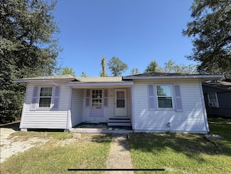 2210 Pacific St, Orange, TX 77630