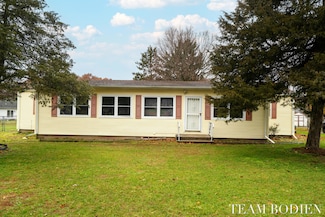 42658 82nd Ave, Decatur, MI 49045