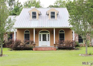2709 Riverside Dr, Port Allen, LA 70767