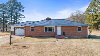 1611 Cumberland Rd, Farmville, VA 23901