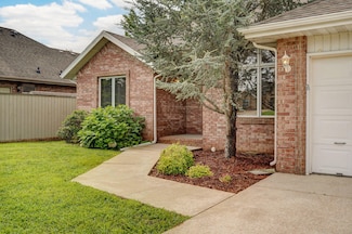 3664 W Edgewood St, Springfield, MO 65807