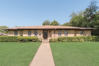 135 S Capri Dr, Duncanville, TX 75116