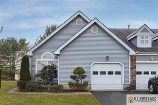 28 Edinburgh Dr Unit B, Monroe Township, NJ 08831