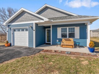21 Dewey Dr, Saint Albans, VT 05478