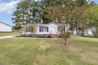 26 Londontown Dr, Spring Lake, NC 28390