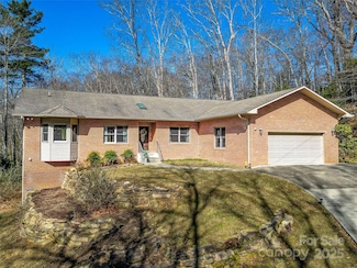 872 Aberdeen Ln, Pisgah Forest, NC 28768