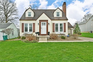 2227 Renwick Dr, Youngstown, OH 44514