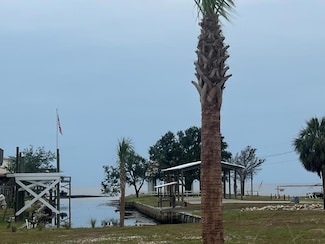 68 4th Ave W, Horseshoe Beach, FL 32648