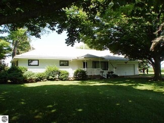 3244 S Bagley Rd, Ithaca, MI 48847