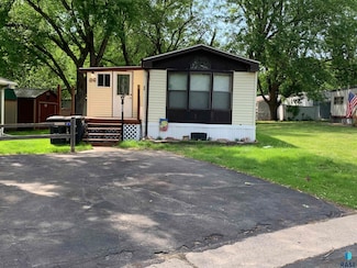 86 S Saratoga Place, Sioux Falls, SD 57110