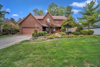 6050 Sandpiper Ln, North Olmsted, OH 44070