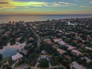 1355 Nautilus Rd, Naples, FL 34102