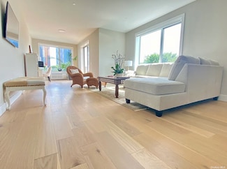 57 Grand St Unit 2D, New Rochelle, NY 10801