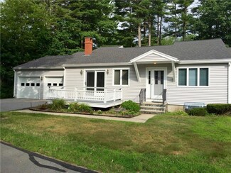 4 Baysite Ln, Falmouth, ME 04105