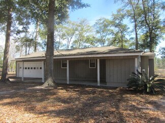 1464 Horseshoe Cove Rd, Waverly, GA 31565