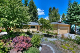 6102 NE 202nd St, Kenmore, WA 98028