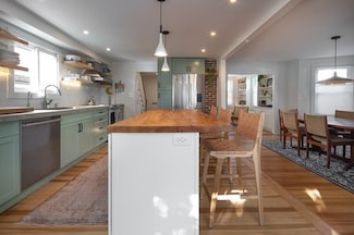 5 Potter St, Newport, RI 02840
