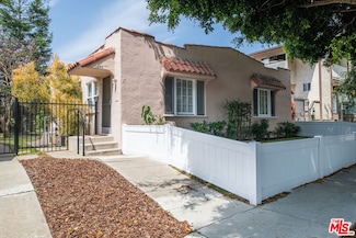 1852 9th St, Santa Monica, CA 90404