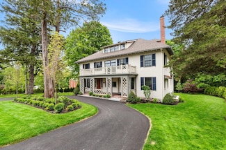 2 Percy Rd, Lexington, MA 02421