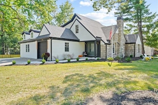 8301 Lee Blvd, Leawood, KS 66206