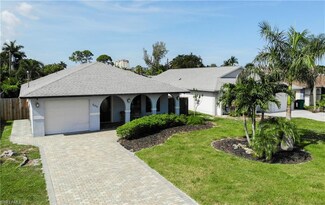566 98th Ave N, Naples, FL 34108